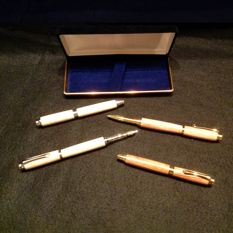 Fountain pen and roller ball set